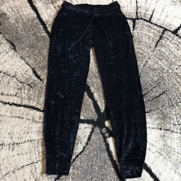 💙Lululemon Black Ready To Crush Velvet Joggers - Picture 2 of 13